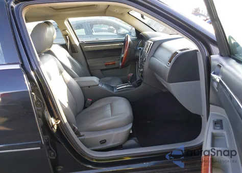 2005 Chrysler 300 Touring from USA, damaged, VIN 2C3JA53G75H152498